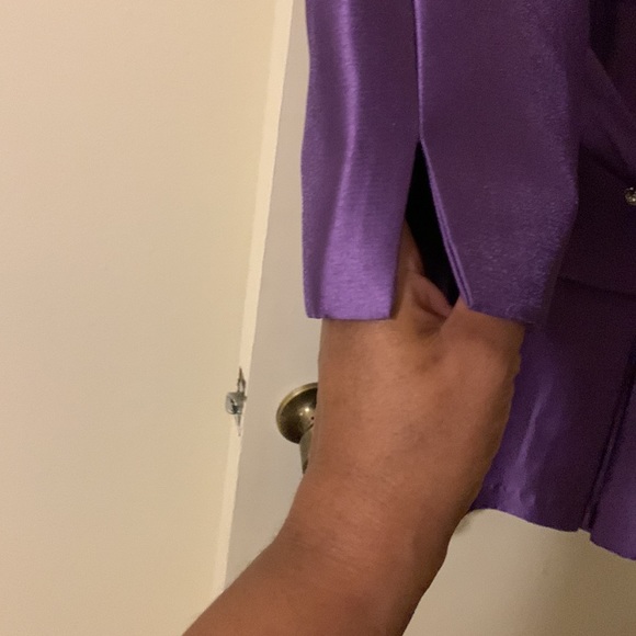 Elegant suit - Picture 4 of 7